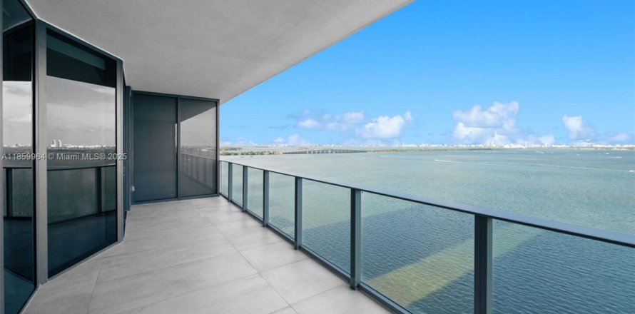 Appartement à Miami, Floride 3 chambres, 141.49 m2 № 1891635