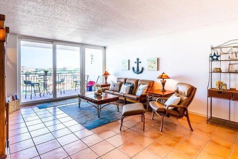 Copropriété à louer à Clearwater, Floride: 2 chambres, 130.9 m2 № 2413636 - photo 2