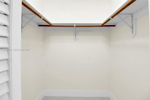 Casa en venta en Miami, Florida, 4 dormitorios, 137.31 m2 № 2030394 - foto 22