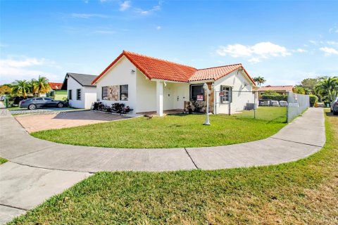 Casa en venta en Miami, Florida, 4 dormitorios, 137.31 m2 № 2030394 - foto 18