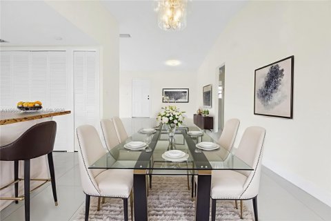 Casa en venta en Miami, Florida, 4 dormitorios, 137.31 m2 № 2030394 - foto 6