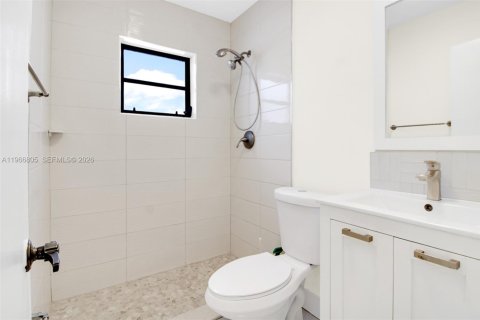 Casa en venta en Miami, Florida, 4 dormitorios, 137.31 m2 № 2030394 - foto 9