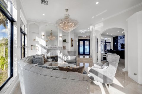 House in Miramar, Florida 7 bedrooms, 368.45 sq.m. № 1994566 - photo 17