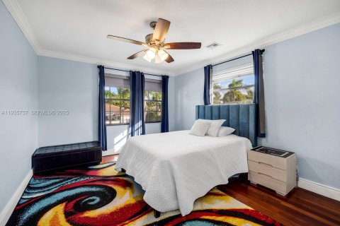 House in Miramar, Florida 7 bedrooms, 368.45 sq.m. № 1994566 - photo 30