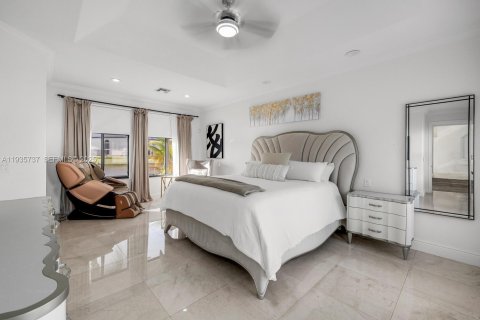 House in Miramar, Florida 7 bedrooms, 368.45 sq.m. № 1994566 - photo 20