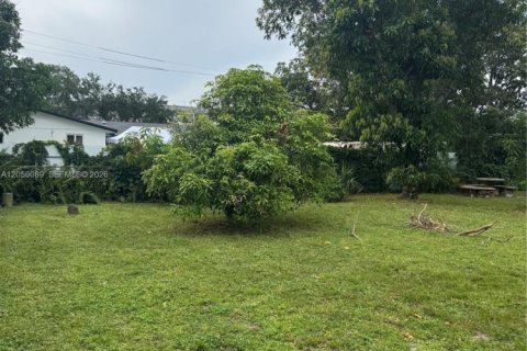 House in Lauderhill, Florida 3 bedrooms, 159.7 sq.m. № 2429993 - photo 10