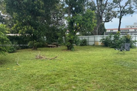 House in Lauderhill, Florida 3 bedrooms, 159.7 sq.m. № 2429993 - photo 11