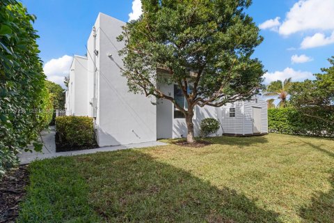 Купить виллу или дом в Серфсайд, Флорида 3 спальни, 253.07м2, № 2025796 - фото 27