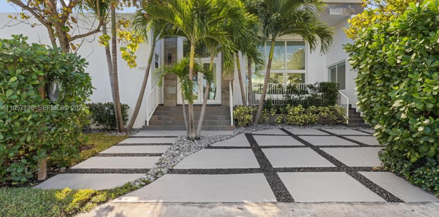 Дом в Серфсайд, Флорида 3 спальни, 253.07м2 № 2025796