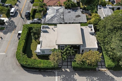 Купить виллу или дом в Серфсайд, Флорида 3 спальни, 253.07м2, № 2025796 - фото 29