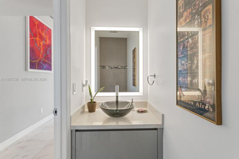 Купить виллу или дом в Серфсайд, Флорида 3 спальни, 253.07м2, № 2025796 - фото 15