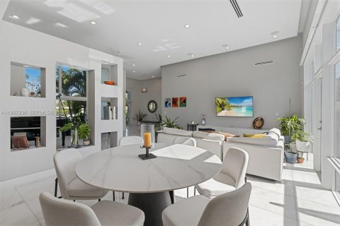 Купить виллу или дом в Серфсайд, Флорида 3 спальни, 253.07м2, № 2025796 - фото 13