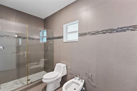 Купить виллу или дом в Серфсайд, Флорида 3 спальни, 253.07м2, № 2025796 - фото 22