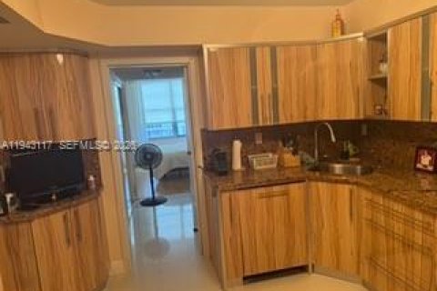 Condominio en venta en Sunny Isles Beach, Florida, 2 dormitorios, 114.55 m2 № 2000718 - foto 3