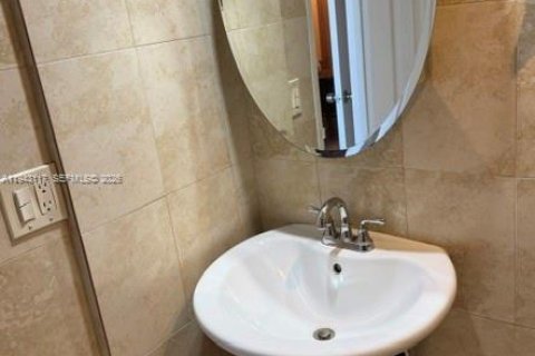 Condominio en venta en Sunny Isles Beach, Florida, 2 dormitorios, 114.55 m2 № 2000718 - foto 6