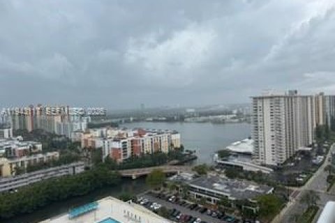 Condominio en venta en Sunny Isles Beach, Florida, 2 dormitorios, 114.55 m2 № 2000718 - foto 10