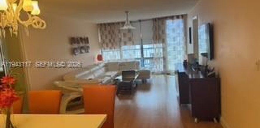 Condominio en Sunny Isles Beach, Florida, 2 dormitorios  № 2000718