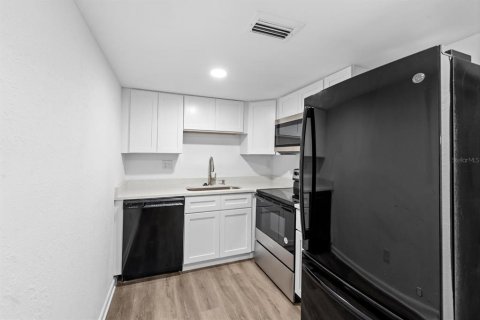 Купить кондоминиум в Брэндон, Флорида 7 комнат, 85.93м2, № 1720839 - фото 5