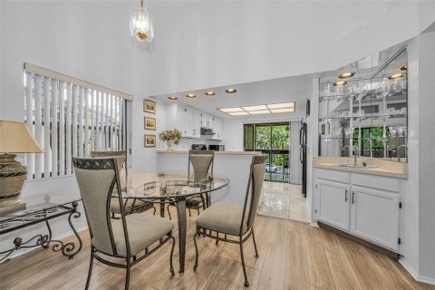 Condo in Oldsmar, Florida, 2 bedrooms № 2234640 - photo 8