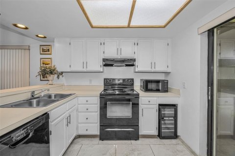 Condo in Oldsmar, Florida, 2 bedrooms № 2234640 - photo 15
