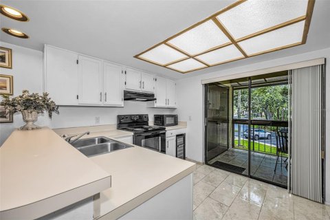 Condo in Oldsmar, Florida, 2 bedrooms № 2234640 - photo 11