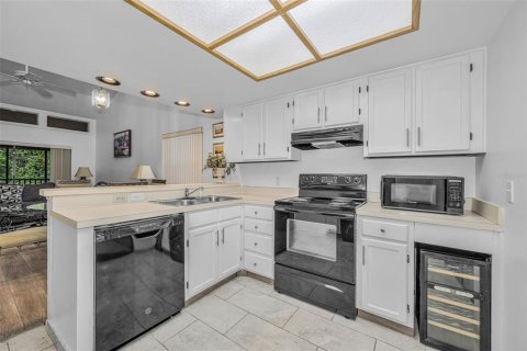 Condo in Oldsmar, Florida, 2 bedrooms № 2234640 - photo 12