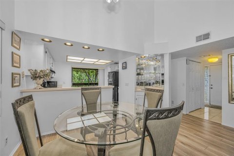 Condo in Oldsmar, Florida, 2 bedrooms № 2234640 - photo 9