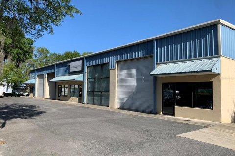 Propiedad comercial en alquiler en Ocala, Florida, 794.13 m2 № 1362911 - foto 1