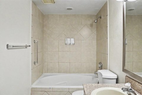 Copropriété à louer à Kissimmee, Floride: 2 chambres, 83.61 m2 № 2437236 - photo 13