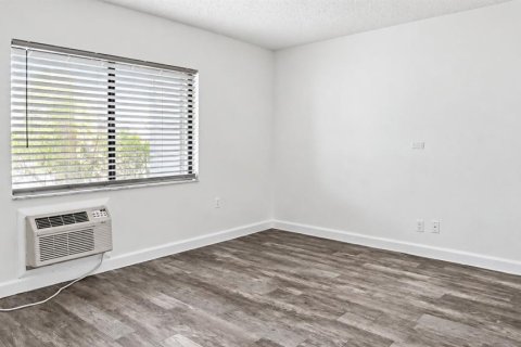 Copropriété à louer à Kissimmee, Floride: 2 chambres, 83.61 m2 № 2437236 - photo 12