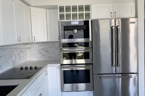 Copropriété à louer à Miami Beach, Floride: 1 chambre, 102.19 m2 № 1993561 - photo 6