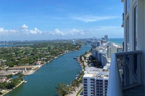 Copropriété à louer à Miami Beach, Floride: 1 chambre, 102.19 m2 № 1993561 - photo 3