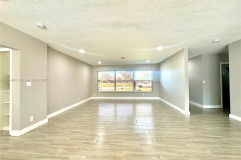 Villa ou maison à vendre à Pompano Beach, Floride: 3 chambres, 151.24 m2 № 1931040 - photo 19