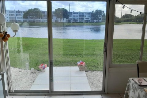 Condo in Deerfield Beach, Florida, 1 bedroom  № 1705171 - photo 4
