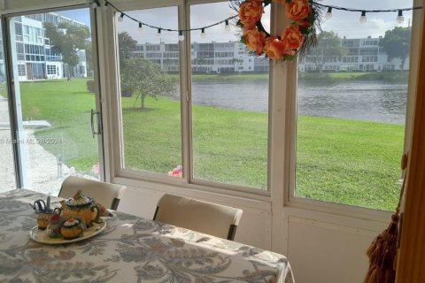 Condo in Deerfield Beach, Florida, 1 bedroom  № 1705171 - photo 3