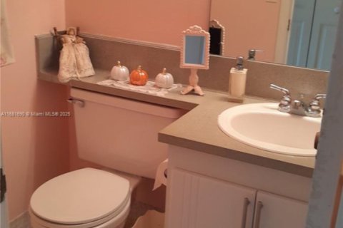 Condo in Deerfield Beach, Florida, 1 bedroom  № 1705171 - photo 14