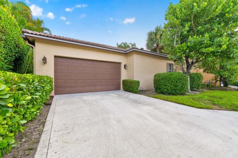 House in Jupiter, Florida 4 bedrooms, 296.54 sq.m. № 2392624 - photo 30
