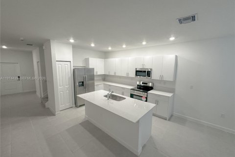 Купить виллу или дом в Майами, Флорида 5 спален, 277.5м2, № 2041334 - фото 3