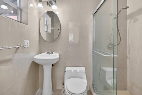 Commercial property in Miami, Florida 169.45 sq.m. № 2068210 - photo 19