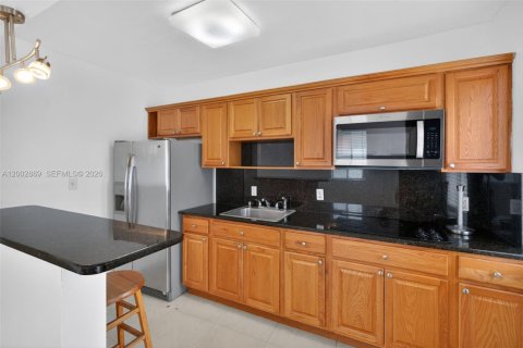 Commercial property in Miami, Florida 169.45 sq.m. № 2068210 - photo 9