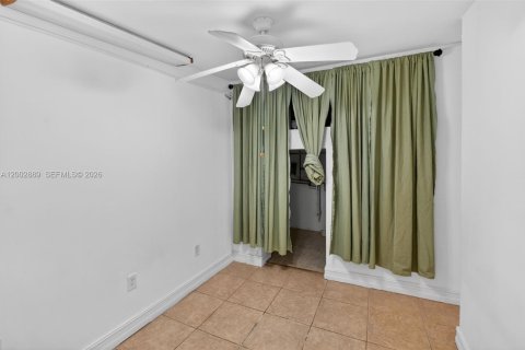Commercial property in Miami, Florida 169.45 sq.m. № 2068210 - photo 30