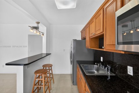 Commercial property in Miami, Florida 169.45 sq.m. № 2068210 - photo 10