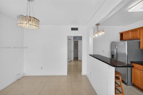 Commercial property in Miami, Florida 169.45 sq.m. № 2068210 - photo 8