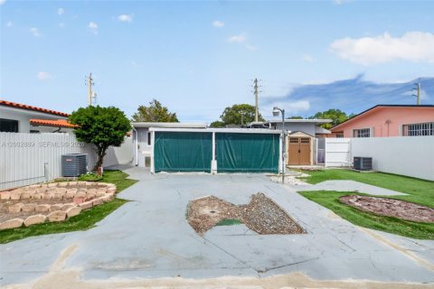 Commercial property in Miami, Florida 169.45 sq.m. № 2068210 - photo 25