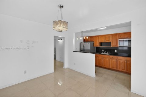 Commercial property in Miami, Florida 169.45 sq.m. № 2068210 - photo 4