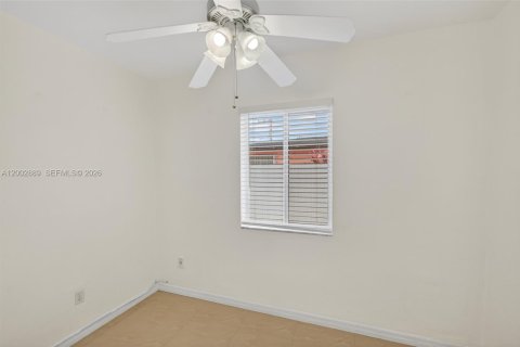 Commercial property in Miami, Florida 169.45 sq.m. № 2068210 - photo 15