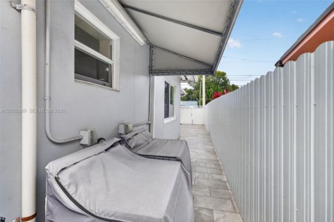 Commercial property in Miami, Florida 169.45 sq.m. № 2068210 - photo 21