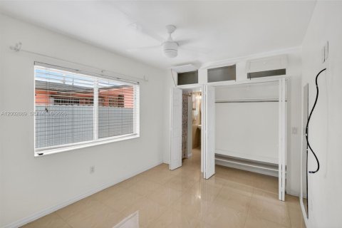 Commercial property in Miami, Florida 169.45 sq.m. № 2068210 - photo 17