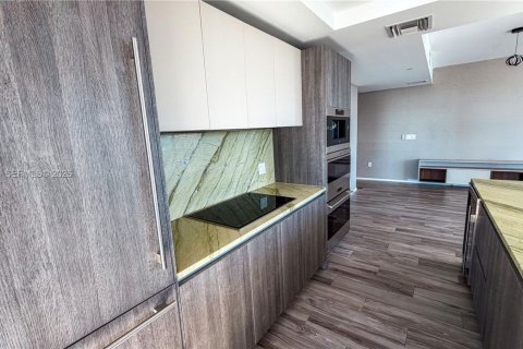 Снять в аренду квартиру в Майами, Флорида 3 спальни, 150.04м2, № 2050850 - фото 8