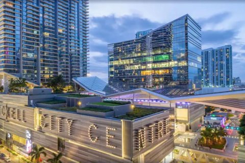 Снять в аренду квартиру в Майами, Флорида 3 спальни, 150.04м2, № 2050850 - фото 28